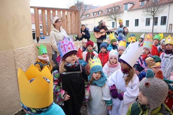 Tříkrálový průvod Toulcovým dvorem