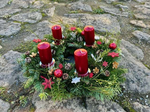 workshop-tvorby-adventnich-vencu-s-floristkou
