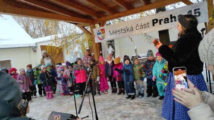 vystoupeni-deti-z-ms-seminko-a-prohlidka-skolky